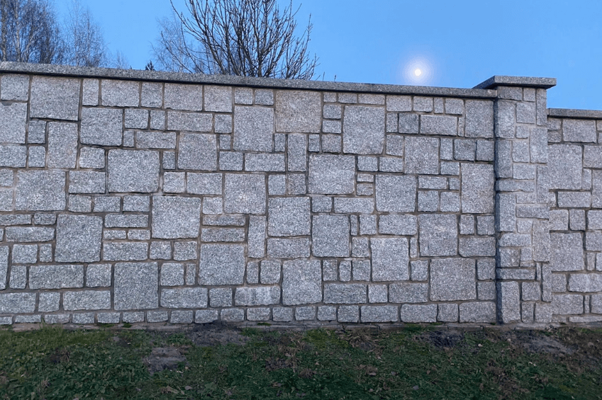 Kamień murowy granitowy
